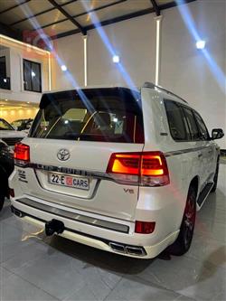 تۆیۆتا لاند کروزەر